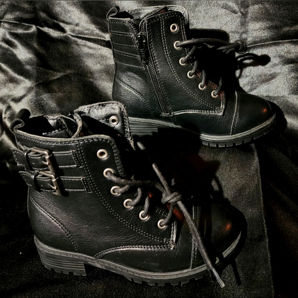 WONDER NATION BLACK BOOTS BUCKLE ACCENTS Combat Boot TODDLER GIRLS SIZE 10